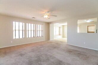 8138 S Sunny Sky Pl in Tucson, AZ - Foto de edificio - Building Photo