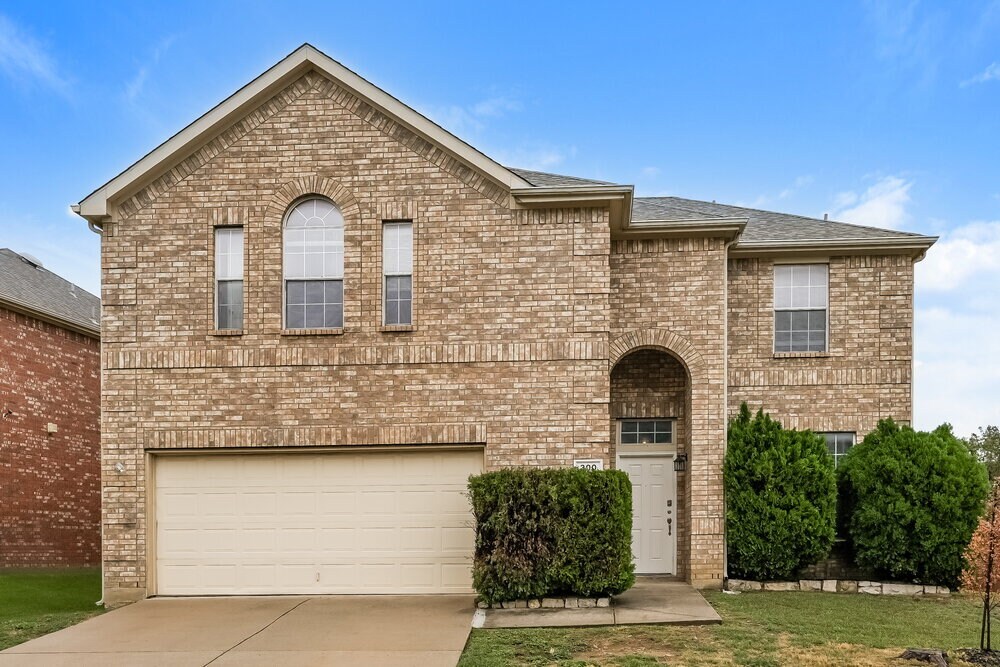 300 Mystic River Trail in Fort Worth, TX - Building Photo