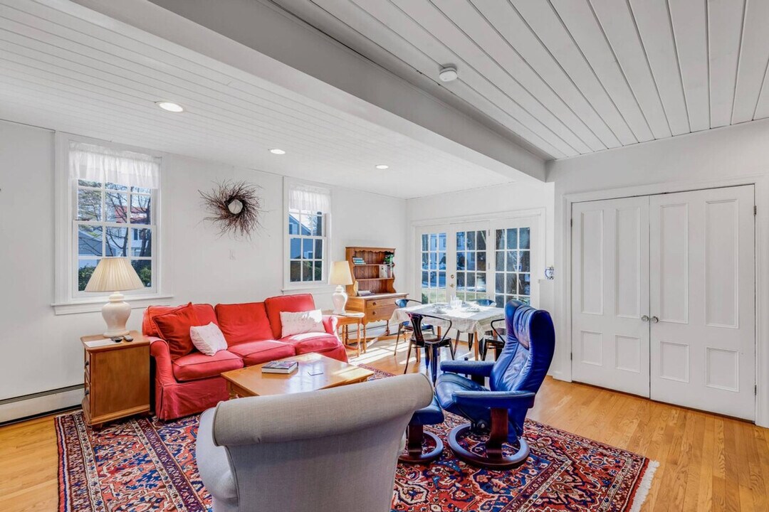 252r High St in Newburyport, MA - Building Photo