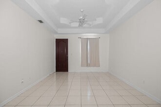 3036 Scottland Dr in Edinburg, TX - Foto de edificio - Building Photo