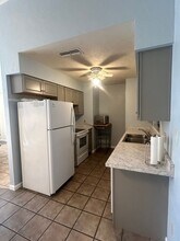 2724 NW 44th Pl in Gainesville, FL - Building Photo - Building Photo