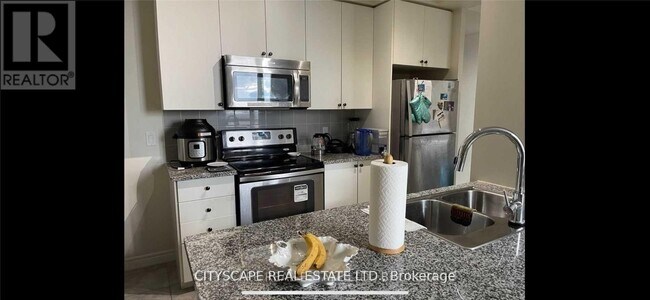 339 Rathburn Rd W in Mississauga, ON - Building Photo - Building Photo