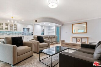 4445 Cartwright Ave in Los Angeles, CA - Building Photo - Building Photo