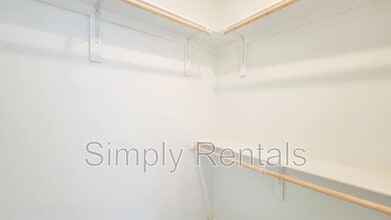 1711 Sycamore St in Commerce, TX - Foto de edificio - Building Photo