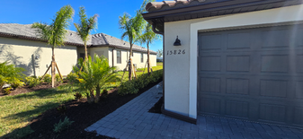 15826 Sunny Day Dr in Bradenton, FL - Foto de edificio - Building Photo