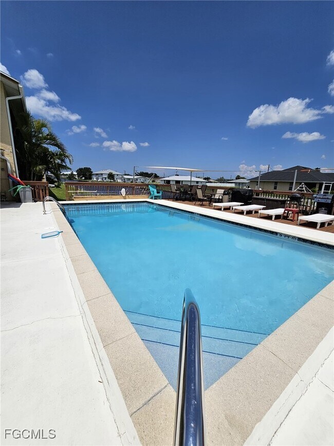 property at 521 SW 47th Terrace