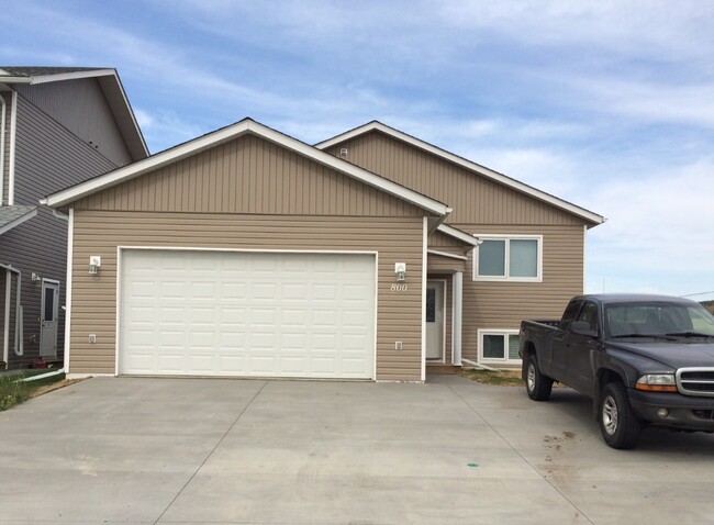 property at 800-888 88 Ave