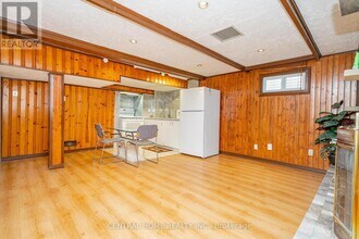 20 Bridgenorth Crescent in Toronto, ON - Building Photo - Building Photo