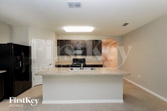 855 Sheen Cir in Haines City, FL - Foto de edificio - Building Photo