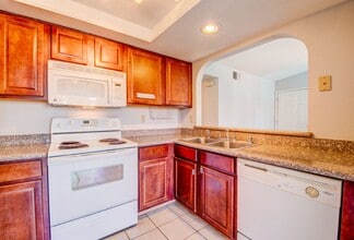 2812 Bluegill Way in Henderson, NV - Foto de edificio - Building Photo