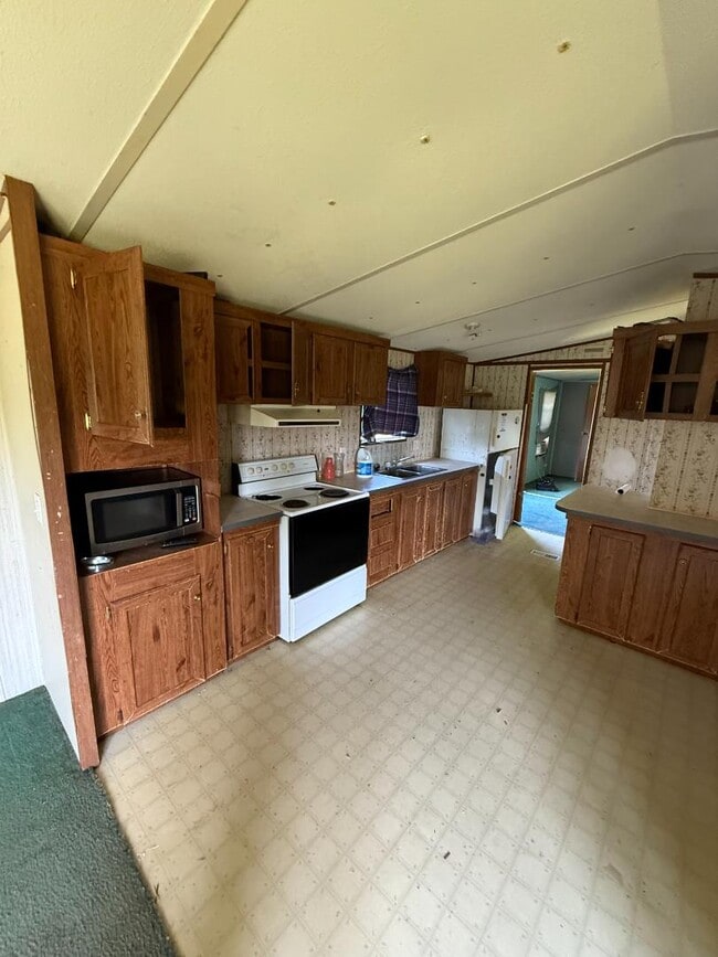 property at 43433 Claxton Cir