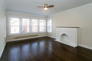 1122 Maple Ave, Unit J07P in Evanston, IL - Building Photo