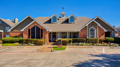 The Trails of Valley Ranch in Irving, TX - Building Photo - Building Photo