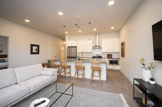 1898 S Bannock St, Unit 106 in Denver, CO - Building Photo - Building Photo