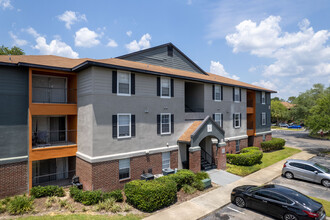 Lexington Crossing in Gainesville, FL - Building Photo - Building Photo