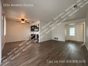 2054 Avenida Olivos in Hemet, CA - Building Photo - Building Photo
