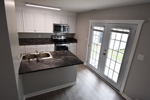 620 S Main St in Mooresville, NC - Building Photo