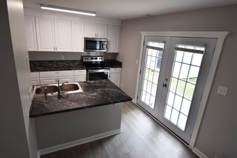 620 S Main St in Mooresville, NC - Building Photo