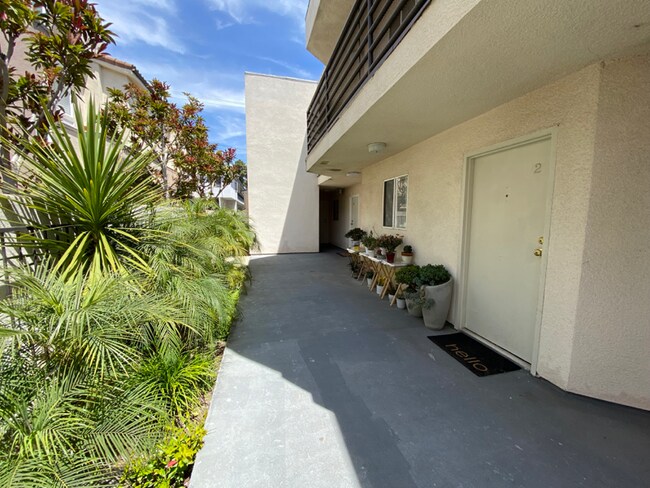 937 10th St in Santa Monica, CA - Building Photo - Building Photo