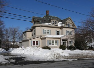 710 Broad St in Meriden, CT - Building Photo - Building Photo