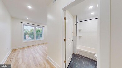 810 N Holly St-Unit -3 in Philadelphia, PA - Building Photo - Building Photo
