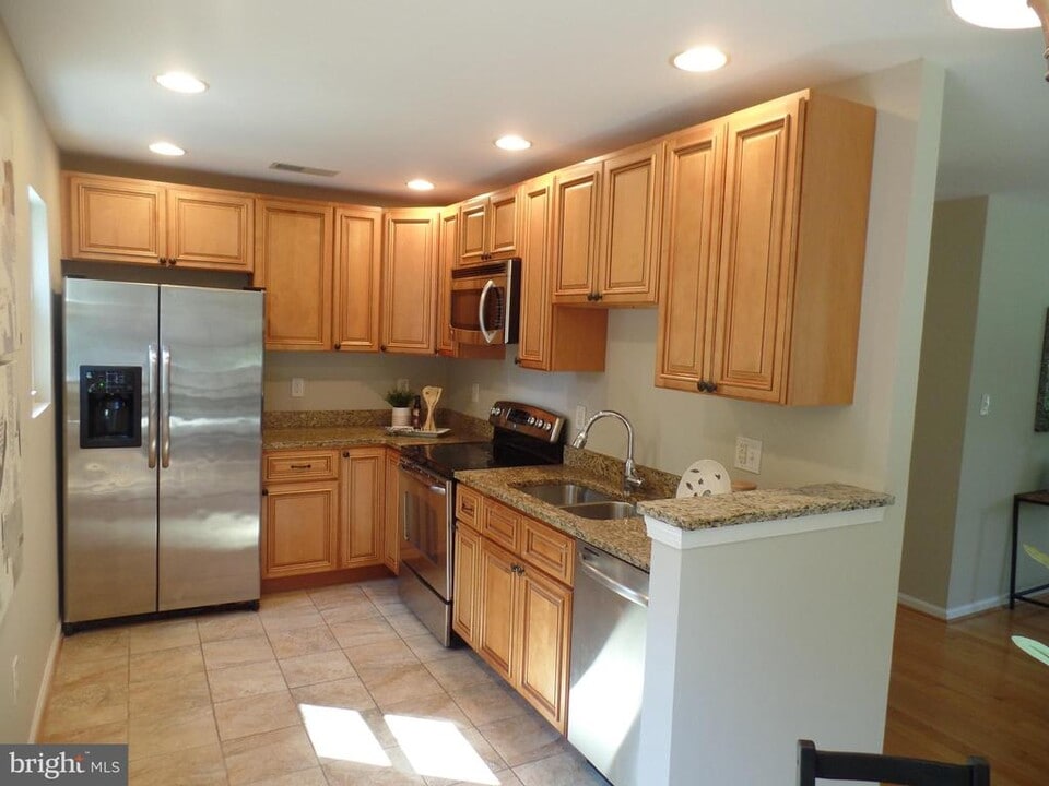 2018 Griffith Rd in Falls Church, VA - Building Photo