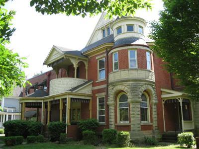 728 N Wooster Ave in Dover, OH - Foto de edificio