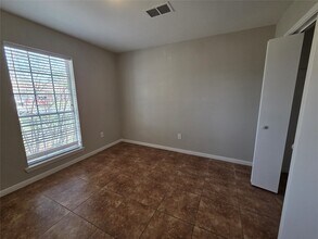 1853 Dolphin Dr in Seabrook, TX - Building Photo - Building Photo