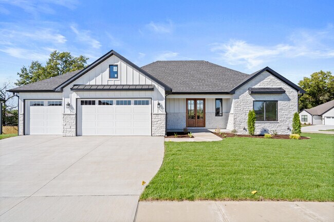 5201 Buttercup Dr in Columbia, MO - Building Photo - Building Photo