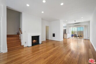 1125 16th St in Santa Monica, CA - Building Photo - Building Photo