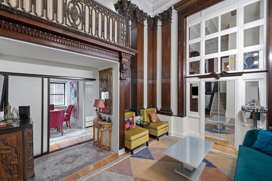 32 W 40th St in New York, NY - Building Photo