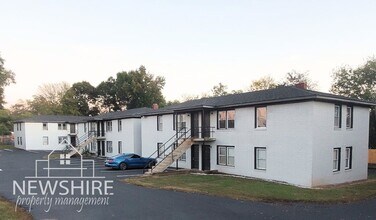 1109 Hampton Ave Ext in Greenville, SC - Building Photo - Building Photo