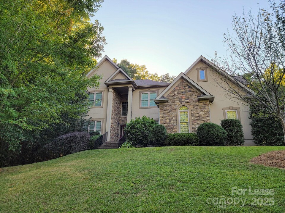 2441 W Nicole Ln in Denver, NC - Building Photo