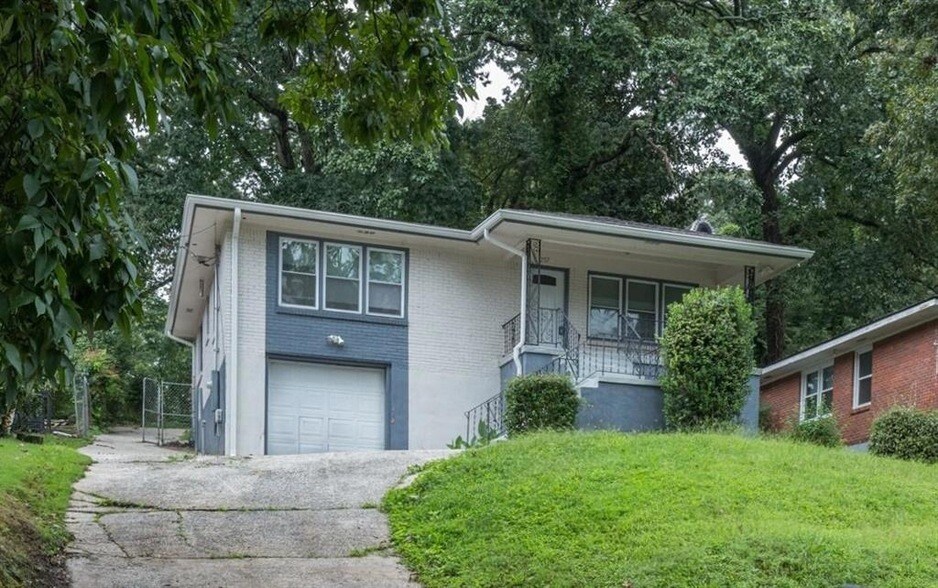257 Barfield Ave SW in Atlanta, GA - Foto de edificio
