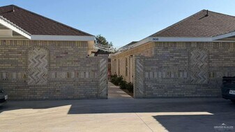 18 Kentucky St in Alton, TX - Building Photo