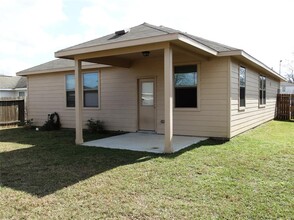 2305 Shady Birch Dr in Conroe, TX - Building Photo - Building Photo