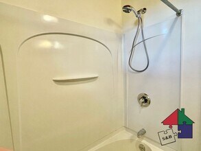 68 Upper Hollow Rd-Unit -Unit 2 in Stowe, VT - Foto de edificio - Building Photo