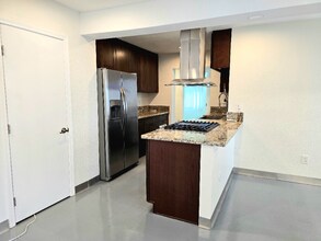 1719 W Walnut Ave in San Diego, CA - Foto de edificio - Building Photo