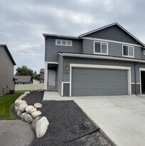 925 S Fox Ln in Spokane Valley, WA - Building Photo