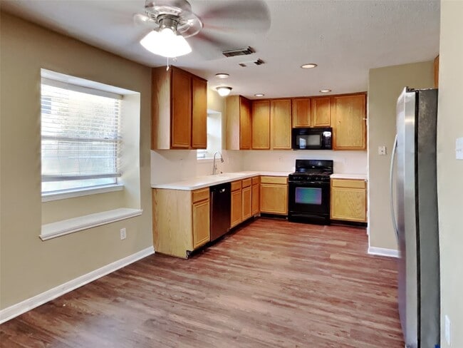 31306 Perlican Dr in Spring, TX - Building Photo - Building Photo