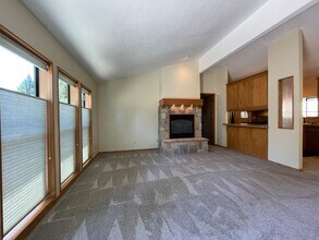 14050 Woodland Dr in Guerneville, CA - Building Photo - Building Photo