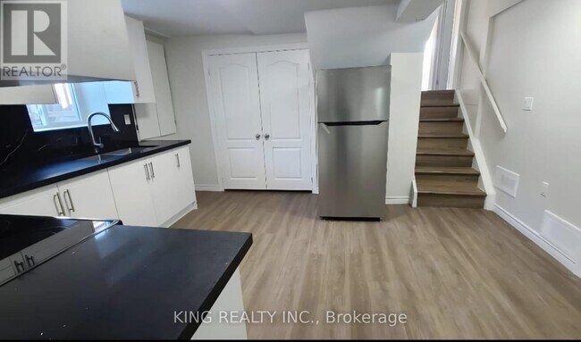 45 Dalraith Crescent in Brampton, ON - Building Photo - Building Photo