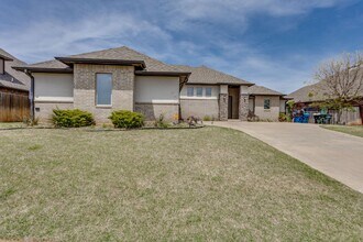 649 NE 105th St in Oklahoma City, OK - Building Photo - Building Photo