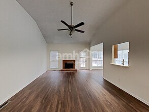 7142 Big Woods Dr in Woodstock, GA - Building Photo - Building Photo