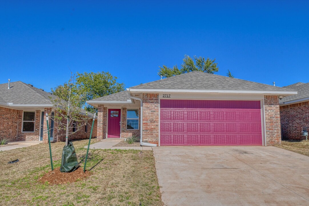 2717 Clifton Ter in Norman, OK - Building Photo