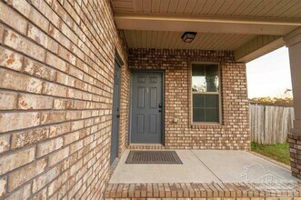 1060 Bretts Way in Cantonment, FL - Building Photo - Building Photo