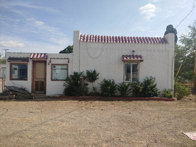 218 W Business Loop in Bowie, AZ - Building Photo - Building Photo