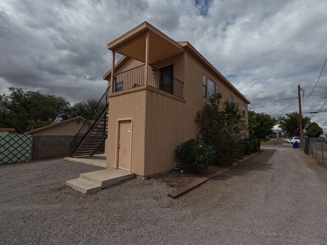 1401 W Brown Rd in Las Cruces, NM - Building Photo - Building Photo