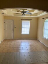 1406 Tampa St, Unit 1 in Edinburg, TX - Foto de edificio - Building Photo