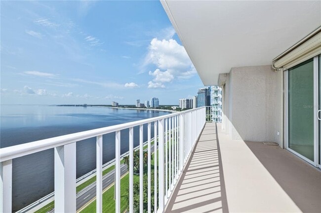 property at 2611 Bayshore Blvd